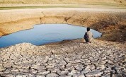 طرح های فوری و کوتاه مدت برای رفع مشکل تامین آب مناطق بحرانی کشور طراحی شده است