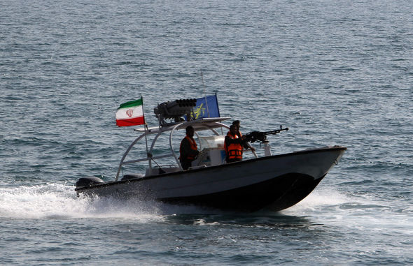 برخورد جدی دیگری بین شناورهای ایران و آمریکا در تنگه هرمز / افزایش خشونت در رفتار شناورهای آمریکایی