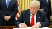 کاخ سفید: ترامپ تحریم های ایران را امضا می کند