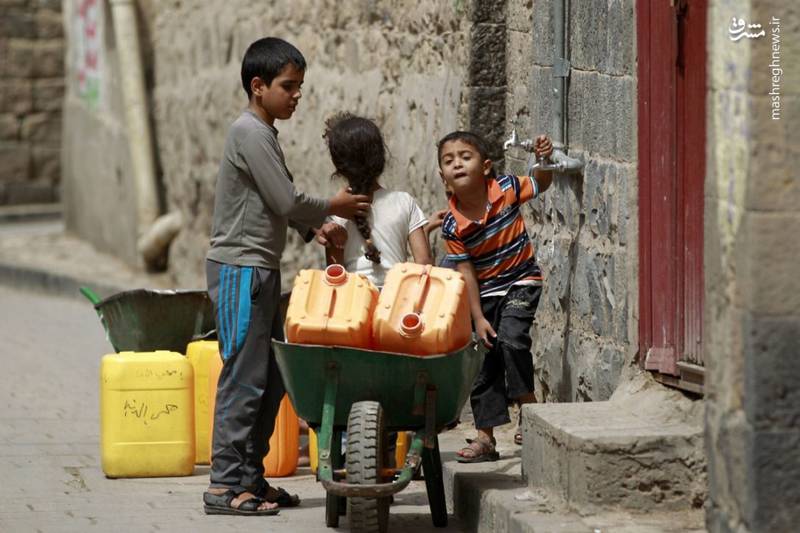 قتل عام هزاران کودک یمنی در سکوت مجامع جهانی/ جنگ خاموش عربستان و آمریکا در یمن/ اینجا هر ۳۵ ثانیه یک کودک «وبا» می‌گیرد! +عکس(۱۶+)