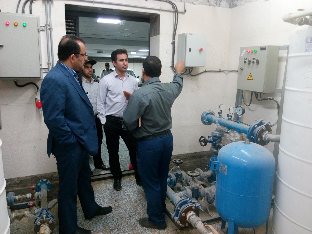 گزارش تصویری/ بازرسی تیم کارشناسی پدافند غیرعامل از تجهیزات برق اضطراری ادارات و نهاد های استان خوزستان